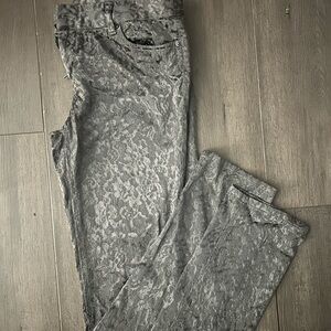 LONDONJEAN Gray Lace Skinny Jeans